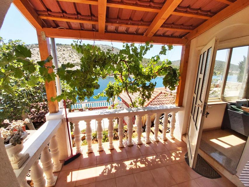 Apartments Carmen Vinisce Ngoại thất bức ảnh