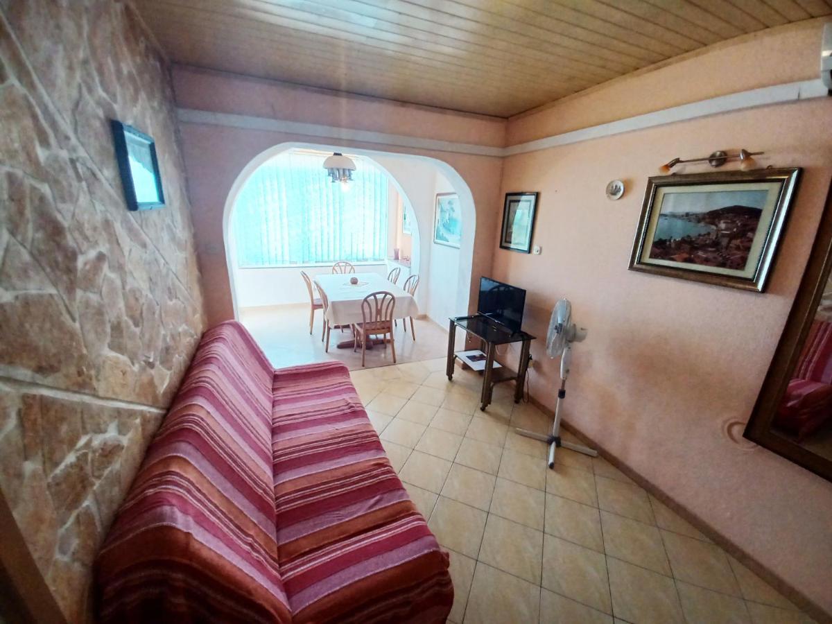 Apartments Carmen Vinisce Ngoại thất bức ảnh