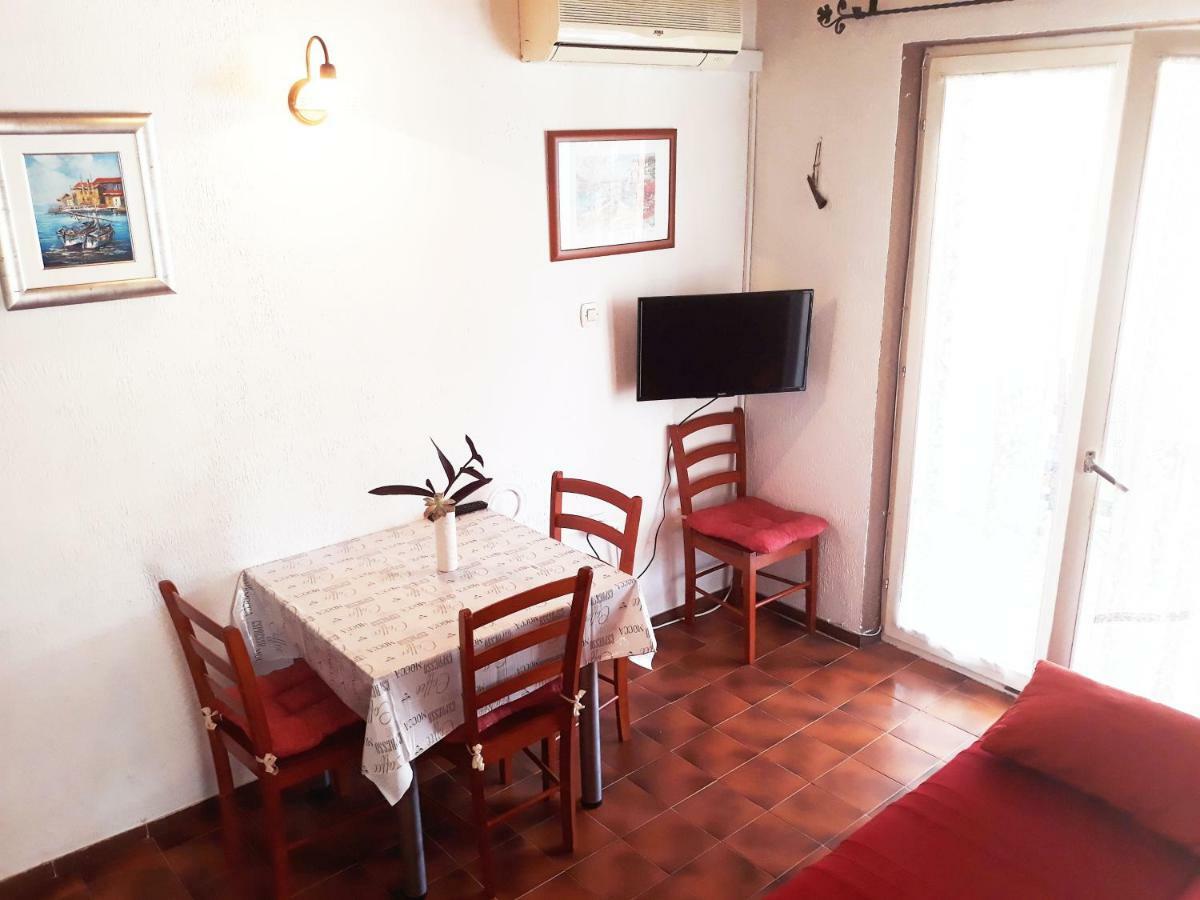 Apartments Carmen Vinisce Ngoại thất bức ảnh